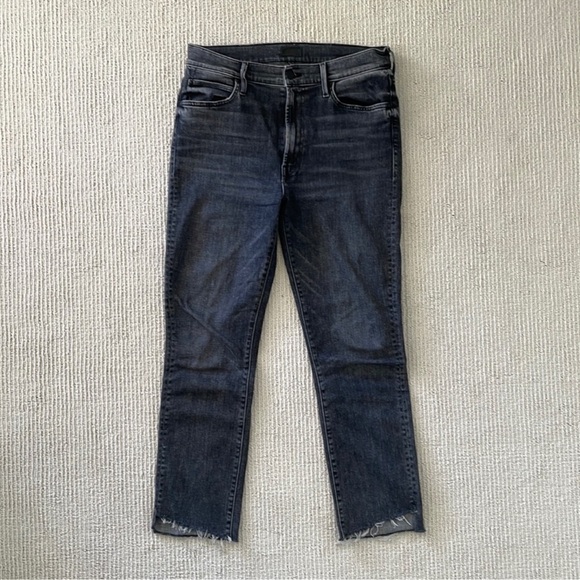 Mother High Waisted Rascal Ankle Step
Fray Jeans 31 - Picture 2 of 9